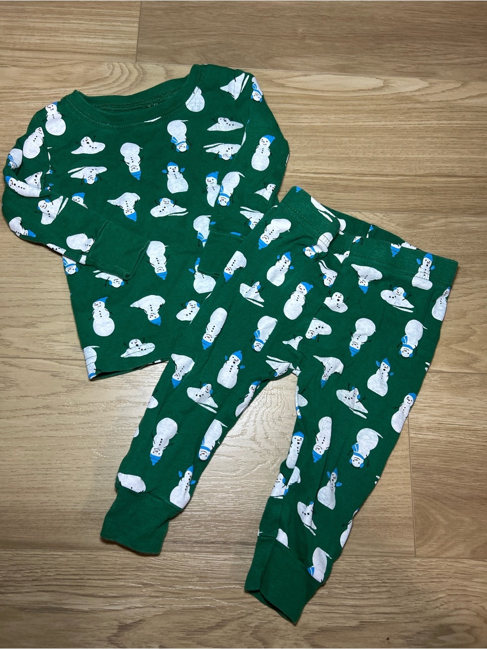 Old Navy Green Kids Snowman Pajama Set